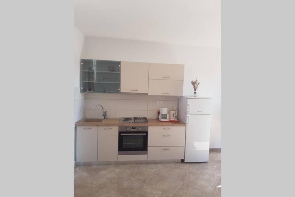 House Nena Apartment Medulin Exterior foto